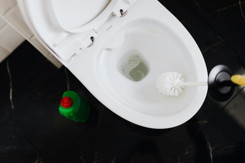 odštopavanje wc školjke